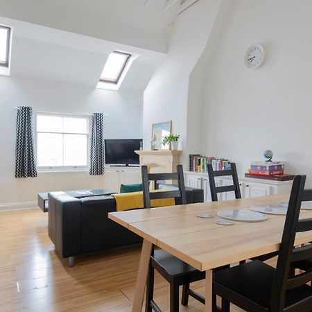 דירות Fantastic 3 Bed Brighton House- Sleeps 6- Superfast Wifi And Garage מראה חיצוני תמונה